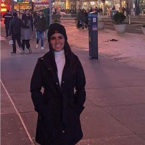 Meet your Posher, Rebeca